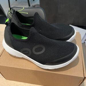 Women’s oofos 00mg slip on